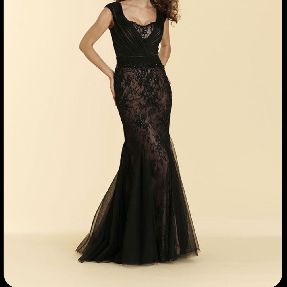 Rina diMontella Elegant Black Lace evening gown